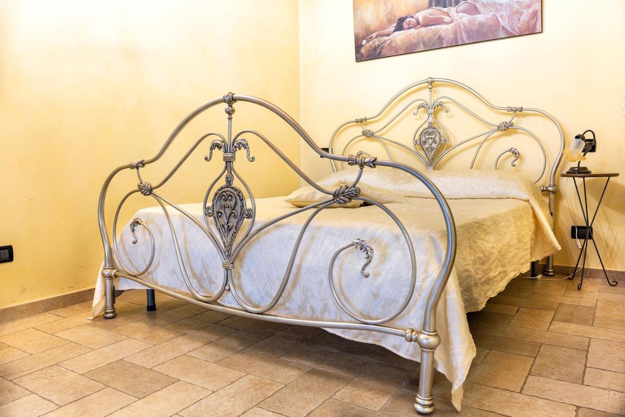 B&B Casa Fusco Fondi Ngoại thất bức ảnh